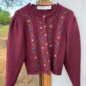 Vintage wool sweater with floral details